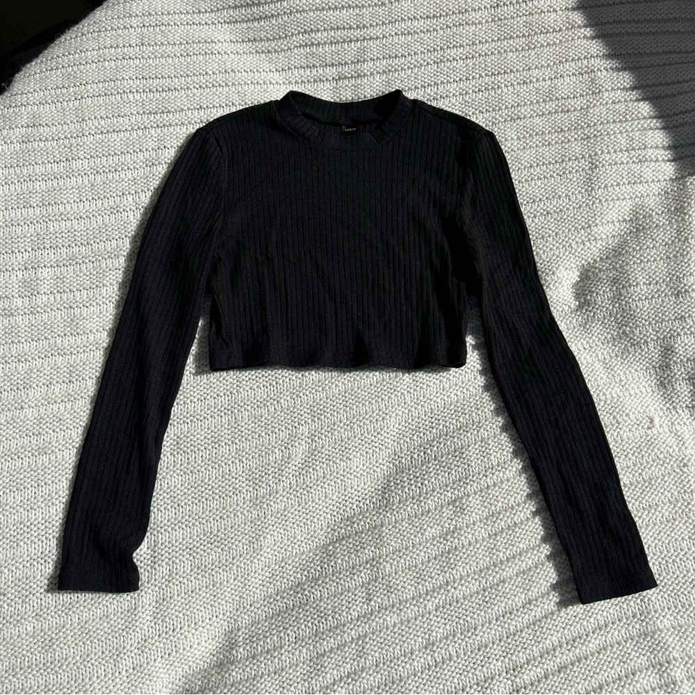 Black Long Sleeve Ribbed Crop Top, Size M